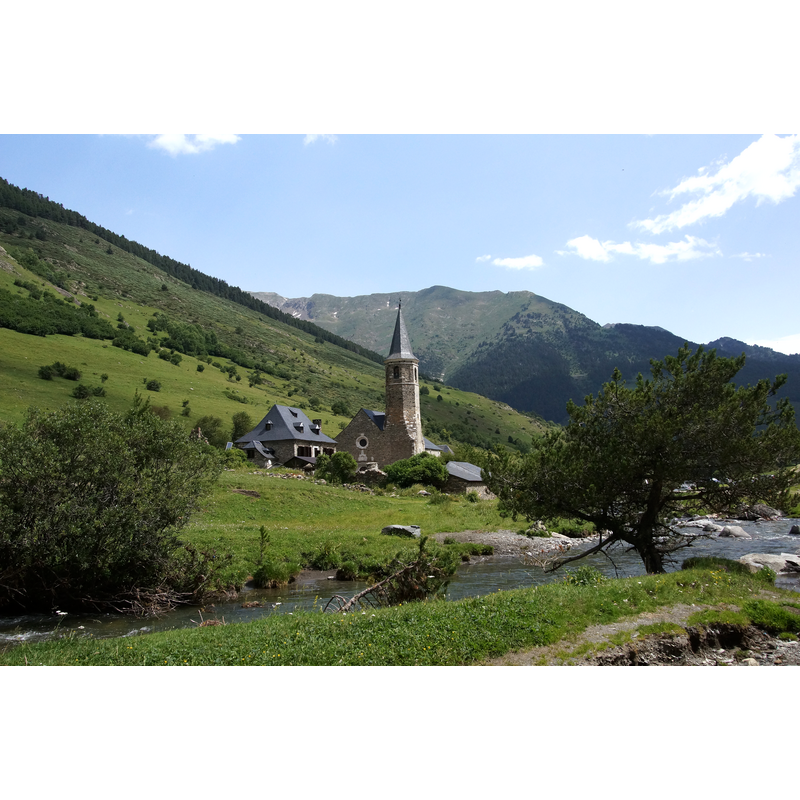 Source caption: "Santuari de Montgarri (Naut Aran)"
