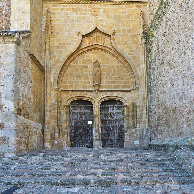 Source caption: "Puerta de los pies de la iglesia." [aka Puerta de los Perdones]