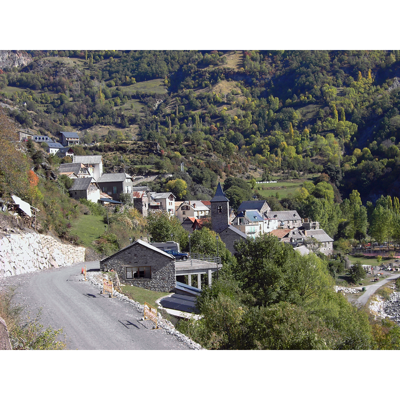 Source caption: "Obras de acondicionamiento de la entrada de San Juan de Plan, en octubre de 2007."