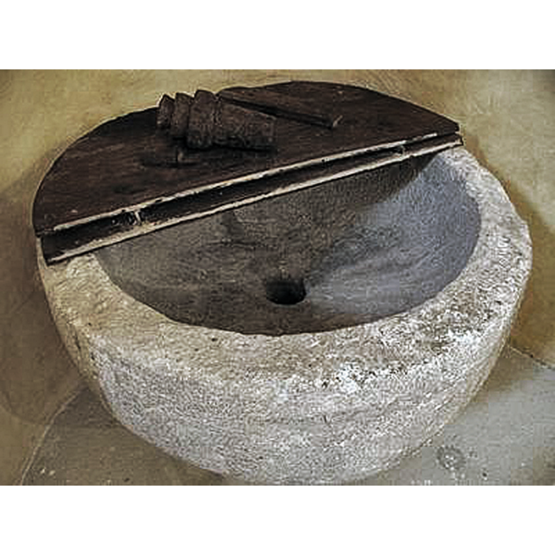 showing the drain hole
