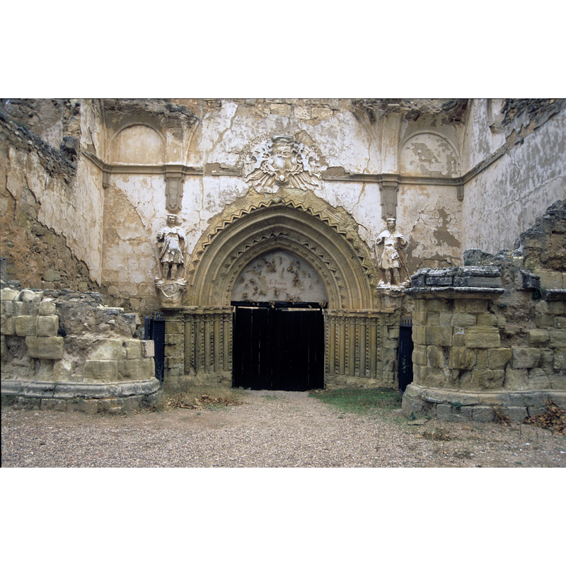 Source caption: "Monestir de Piedra. Porta principal de l'església. 1998."