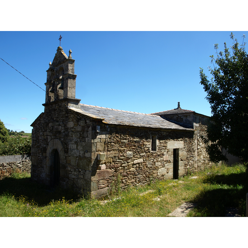 Source caption: " Igrexa parroquial de O Castro de Soengas (Portomarín)"