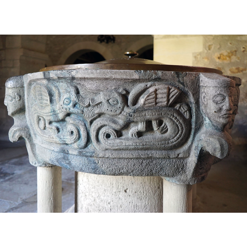 on this side the animals are very stylised dragons