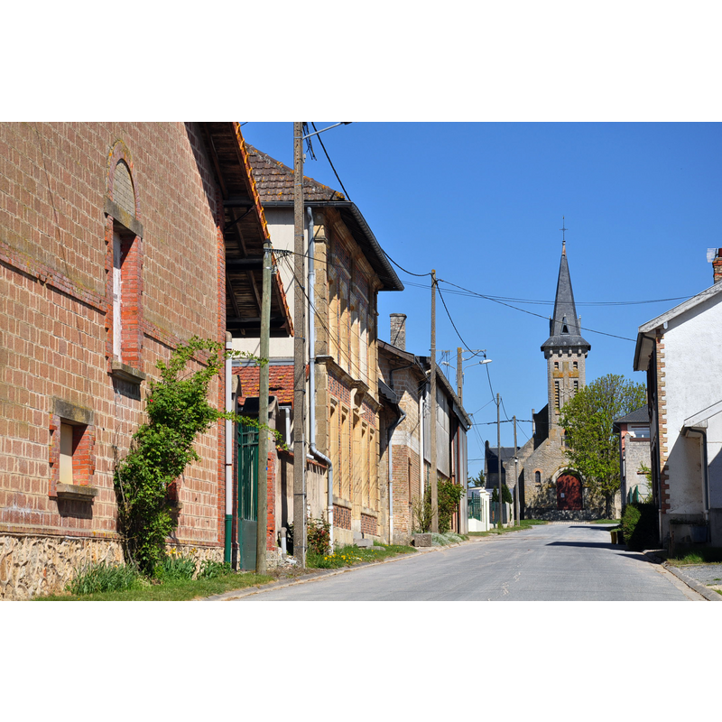 Source caption: " La Rue de l'Église à Saint-Hilaire-le-Petit (Marne, région Champagne-Ardenne, France)."