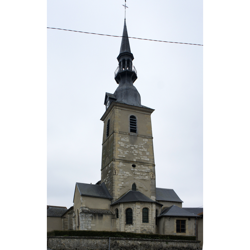 Source caption: "Une vue arrière de l'Église_de Sermiers"