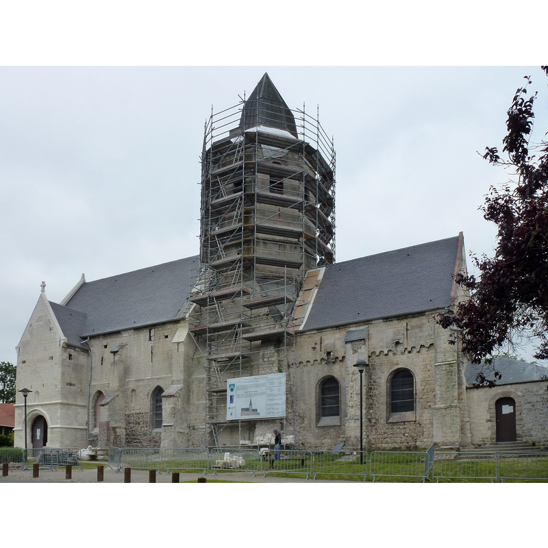 Source caption: "Ames (Pas-de-Calais, Fr) église Saint-Pierre PA00107956 en restauration, 2013"