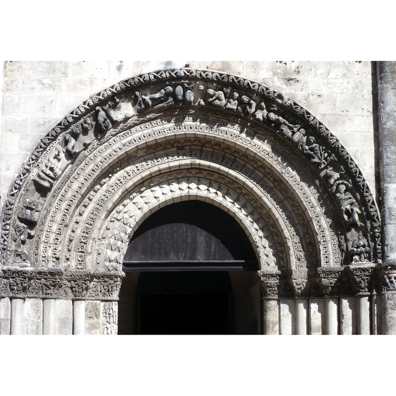 Source caption: "Église Saint-Léger de Cognac (Charente, Poitou-Charentes, France)."