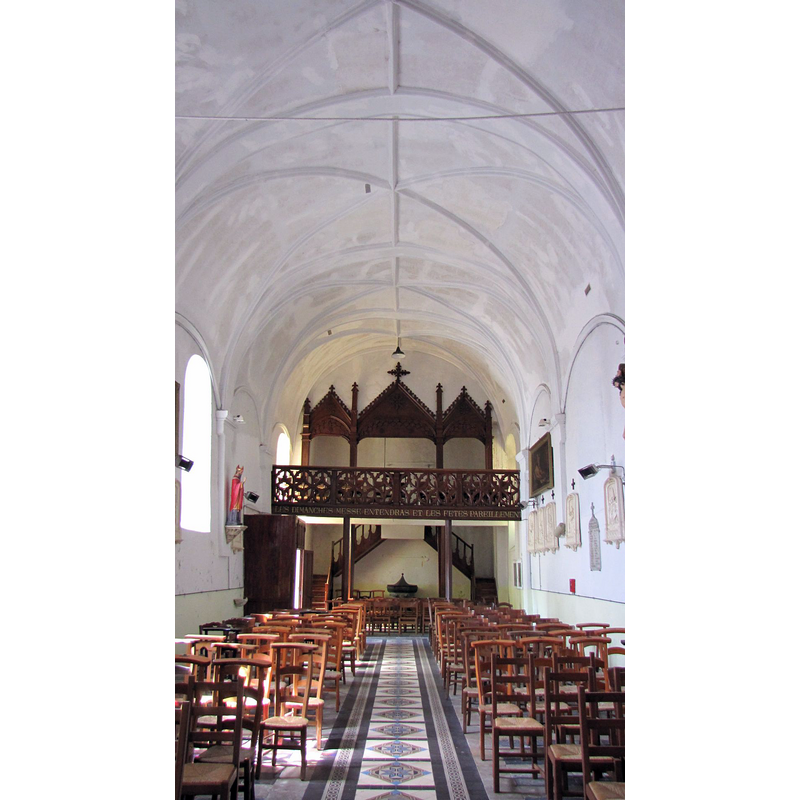 Source caption: "Nef de l'église de Créquy" -- the baptismal font and its cover at the far end, beneath the west gallery