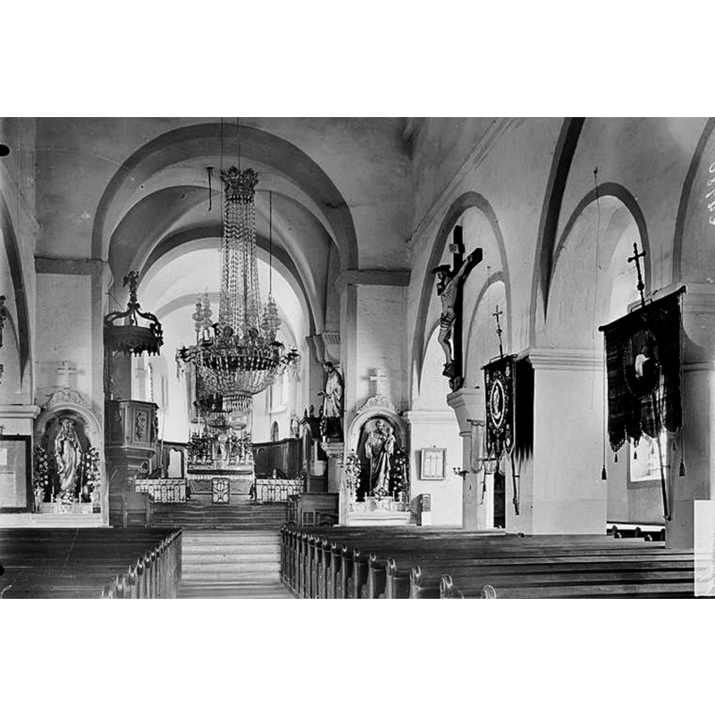 Source caption: "Champ-le-Duc, Vosges, France. Eglise. Intérieur : nef, vue de l'entrée."