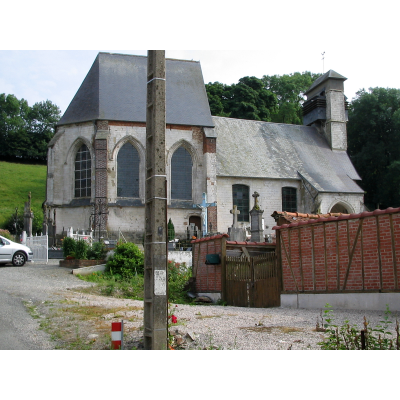 Source caption: "Photo de l'église de Planques, Pas-de-Calais, en 2005."