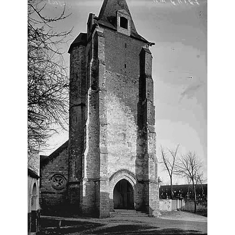 Source caption: " Verton, Pas-de-Calais, France [...] Eglise [...] Clocher: façade ouest."