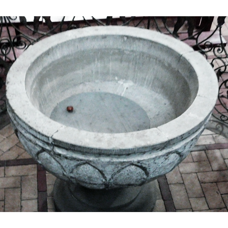 Source caption: "Baptismal fonts [sic] in Kamień Pomorski Cathedral" -- notice the cracks at opposite ends of the upper rim