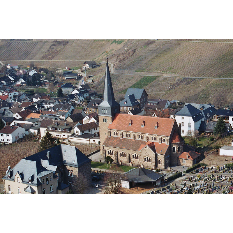 Source caption: "Mayschoß, Kirche St. Nikolaus und Rochus, Kindergarten"