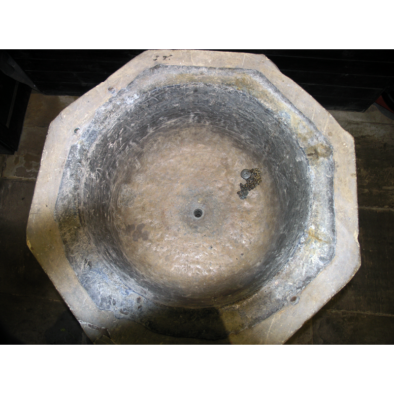 shwing the drain hole and the lead lining
