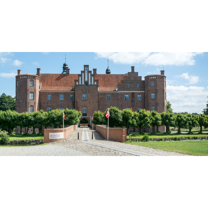 Source caption: "Hovedbygning, Gammel Estrup (Norddjurs Kommune)."