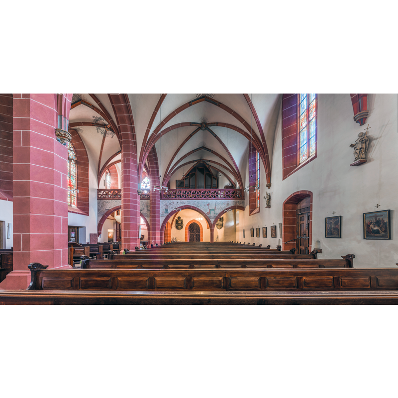 Source caption: " The nave of St. Peter und Paul church in Eltville am Rhein. Note that the church is asymmetric, the nave shown here corresponds to the choir."
