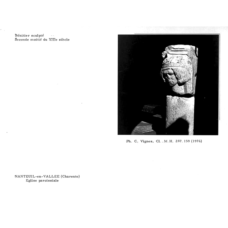 Source caption: "Bénitier sculpté. Seconde moitié du XIIIe siècle"