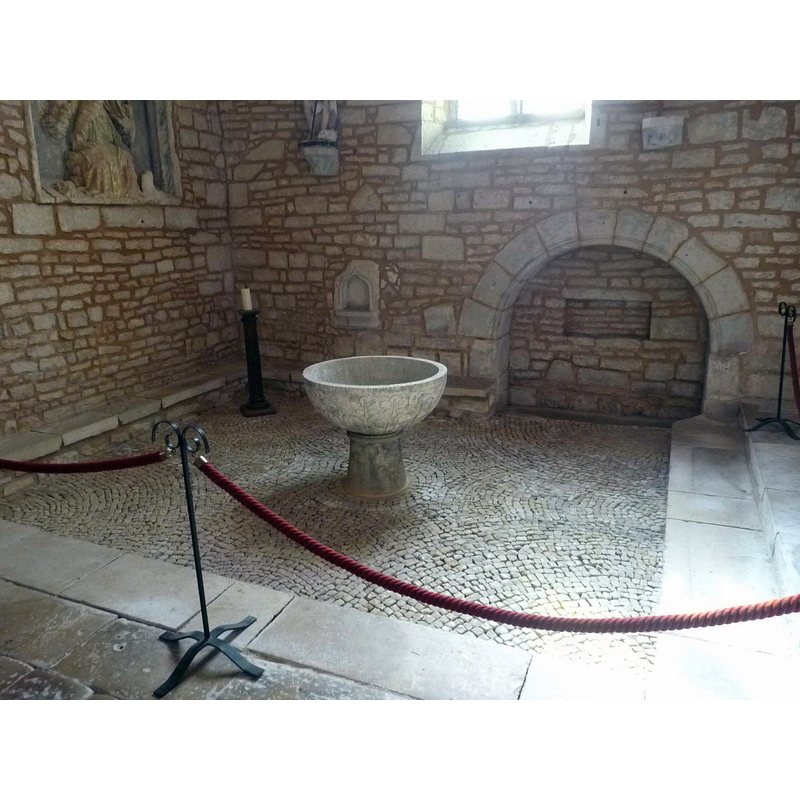 Source caption: " intérieur de l'église de Nanteuil-en-Vallée, Charente, France; fonts baptismaux"