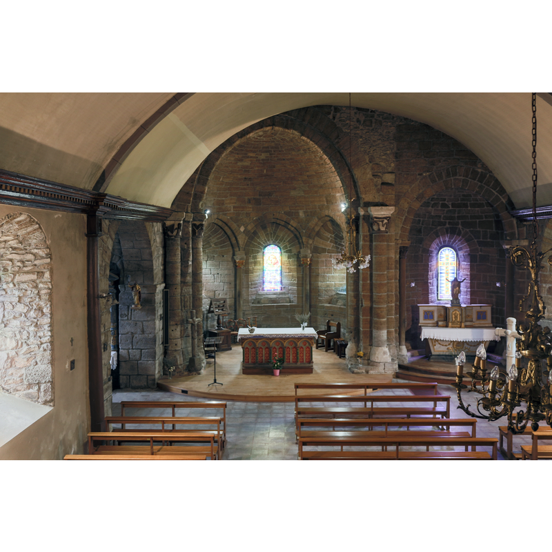 Source caption: "Église Saint-Étienne de Saint-Amandin."