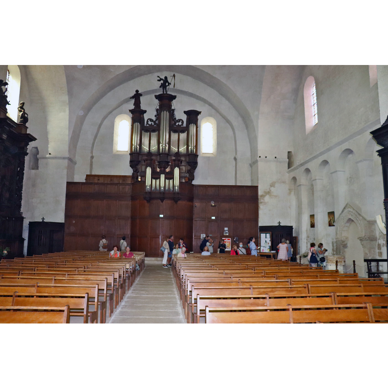the font is visible here on the right [north] side