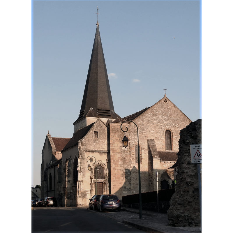 Source caption: "Saint-Amand-Montrond Église paroissiale de St Armand, is of a benedictine plan. The east end has three apses with blind galleries dating from the 12th century. The transept supports a belltower restored in the 19th century. The arches 'arcs brisés' of the nave and choir have capitals showing byzantine influence. The nave is flanked by 15th century private chapels- the chapel of St Anne which was sponsored by Philippe de Culant and his wife Anne de Beaujeu Lignières is in the flamboyant Gothic style. The west end portal shows the arabo-espagnol polylobe arches associate with the pilgrimage to Compostella."