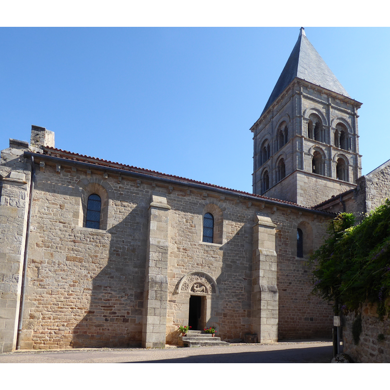 Source caption: " Église Saint-Pierre aux Liens (Varenne-l'Arconce)"
