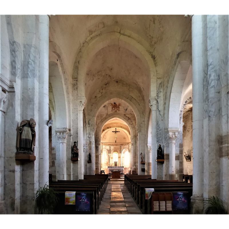 Source caption: "Église Saint-Pierre aux Liens (Varenne-l'Arconce)"