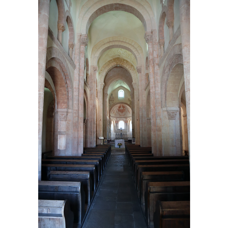 Source caption: " Intérieur de l'église Notre-Dame-de-l'Assomption de Gourdon"