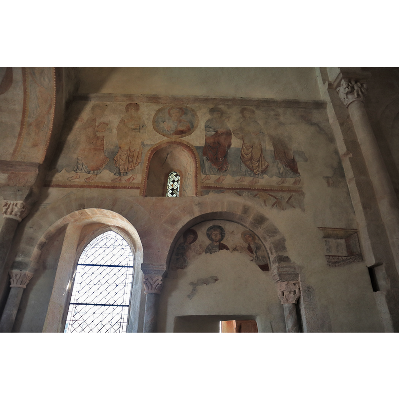 Source caption: "Peintures murales de la costale nord du chœur de l'église Notre-Dame-de-l'Assomption de Gourdon (71). Éléphant." -- below the scene of the Annunciation -- 13thC paintings; restored in 1994 by Hisao Takahashi.