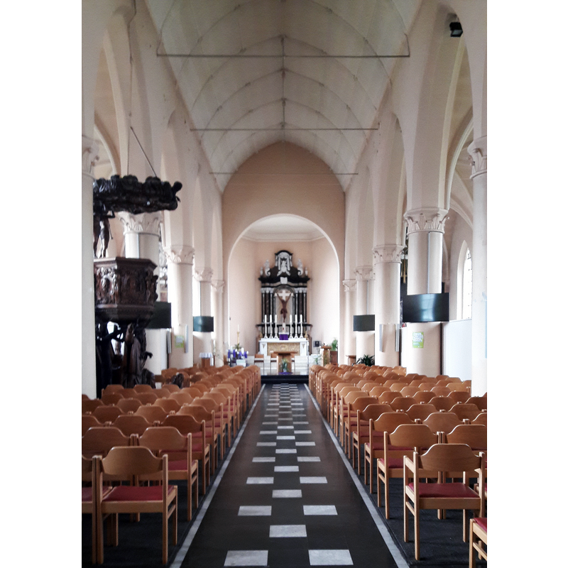 Source caption: "Sint Michielskerk Ichtegem interieur."