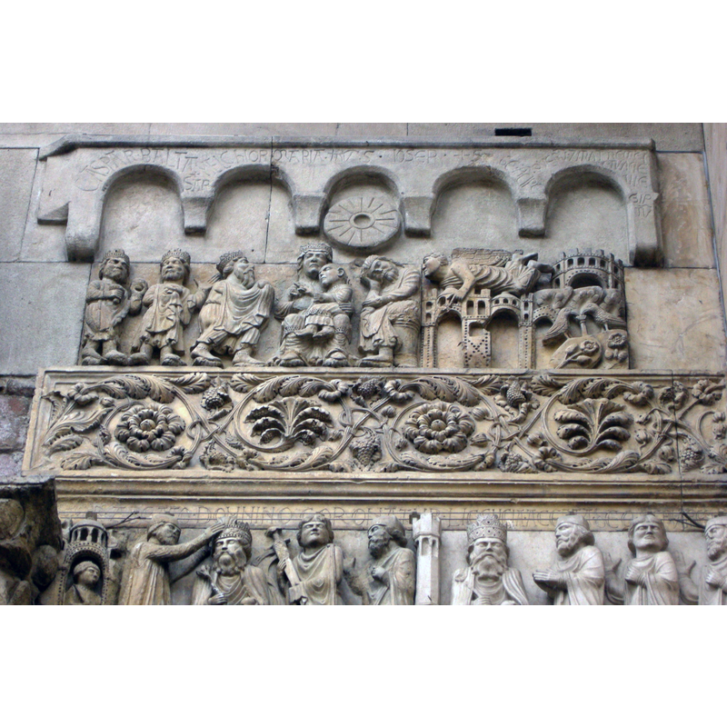Source caption: "Duomo di fidenza, sculture a sx del portale c.le, adorazione dei magi e sogno di giuseppe, fregio fitomorfo"