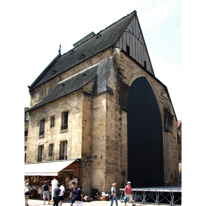 Source caption: "Sarlat-la-Canéda, Dordogne, FRANCE"