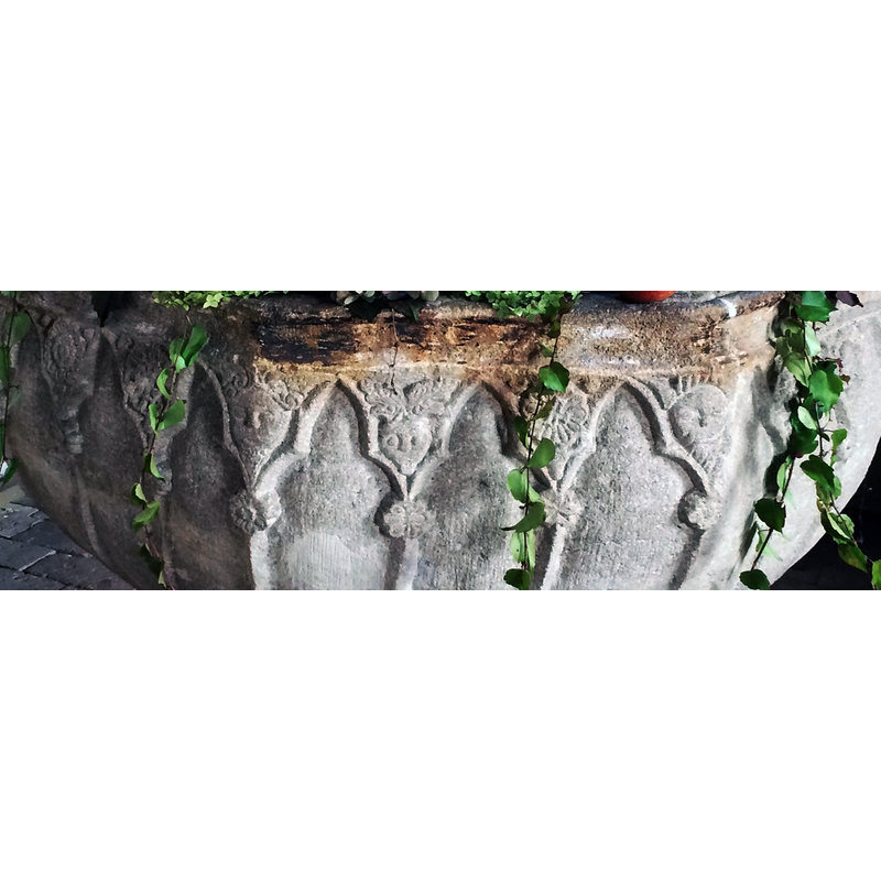 the 'capitals' are floral motifs