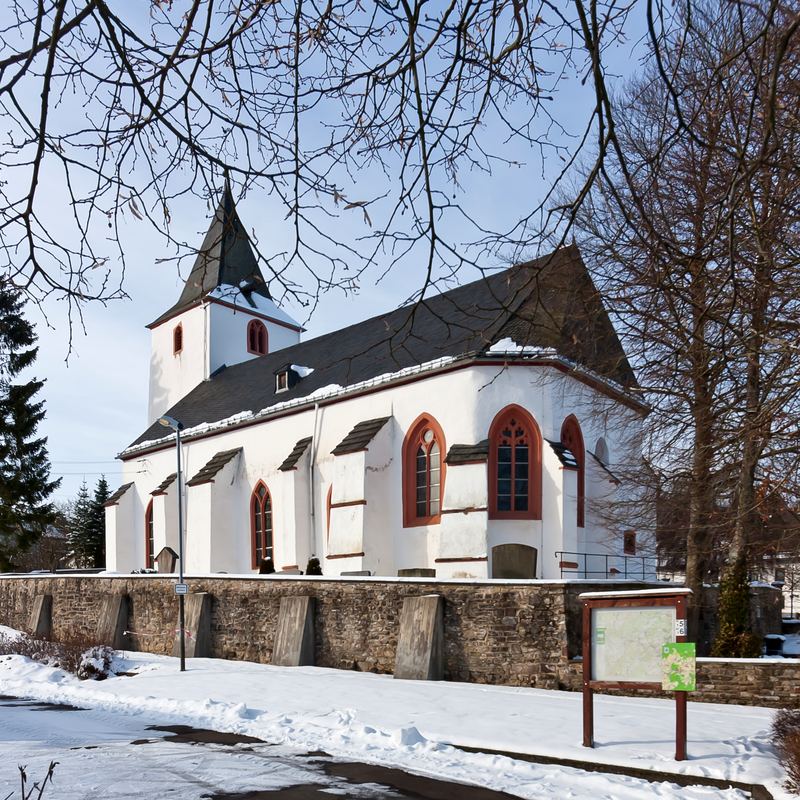 Source caption: "St. Mariä Geburt in Dahlem-Baasem"