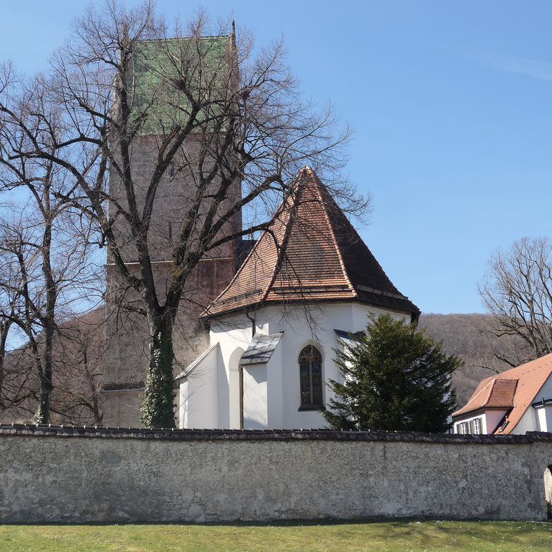 Source caption: "Martinskirche Oberlenningen Mauer"