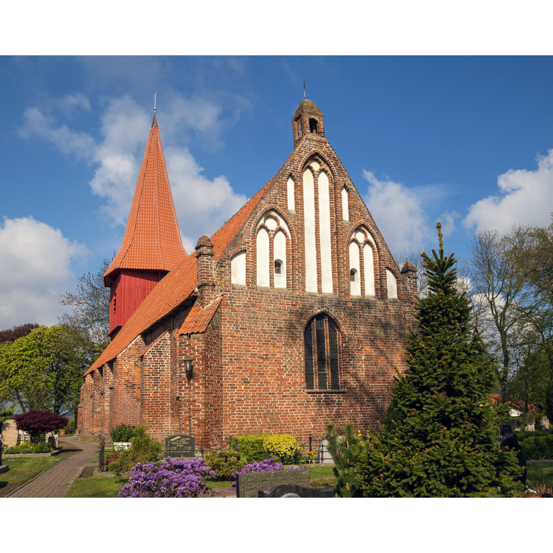Source caption: "Altefähr, Insel Rügen, Kirche St. Nikolai"