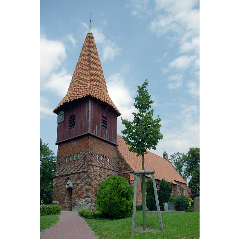 Source caption: "St. Nikolai-Kirche Altefähr, Rügen. Ansicht aus südwestlicher Richtung"