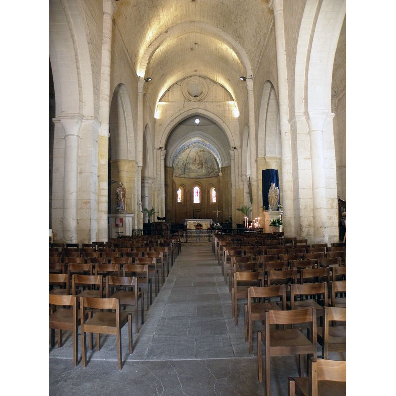 Source caption: "Abbatiale Notre-Dame-de-la-Nativité de Cadouin"
