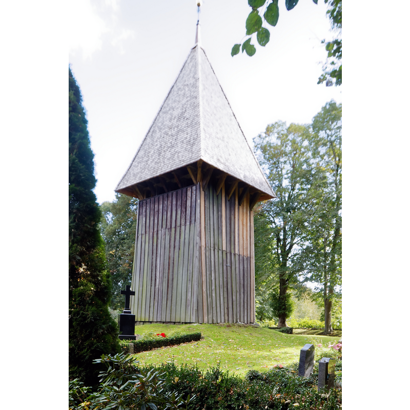 Source caption: "Struxdorf (SH) Kirche St.Georg (13.Jhd); Glockenhaus (16.Jhd)"