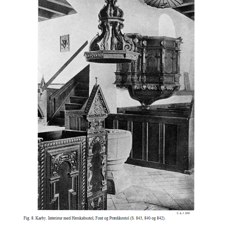 the font is partially visible behind the stall end; the Baroque wooden cover of ca. 1700 [DK] raised above