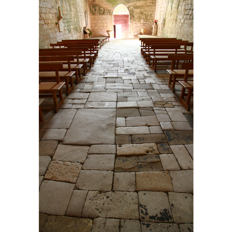 Source caption: "Intérieur de l'Abbaye de Saint Amand de Coly"