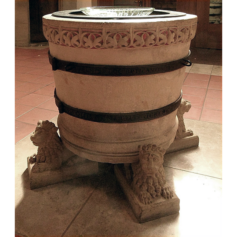 Source caption: "Lüdinghausen: St. Felizitas, romanischer Taufstein"