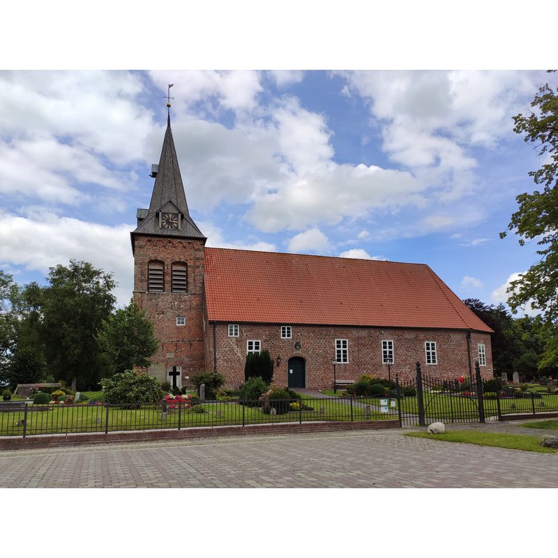 Source caption: "St.-Secundus-Kirche (Schwei) Außenansicht."