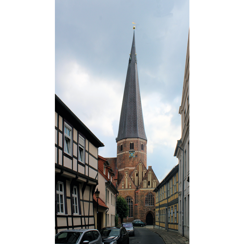 Source caption: "Salzwedel, Jenny-Marx-Straße und Marienkirche"