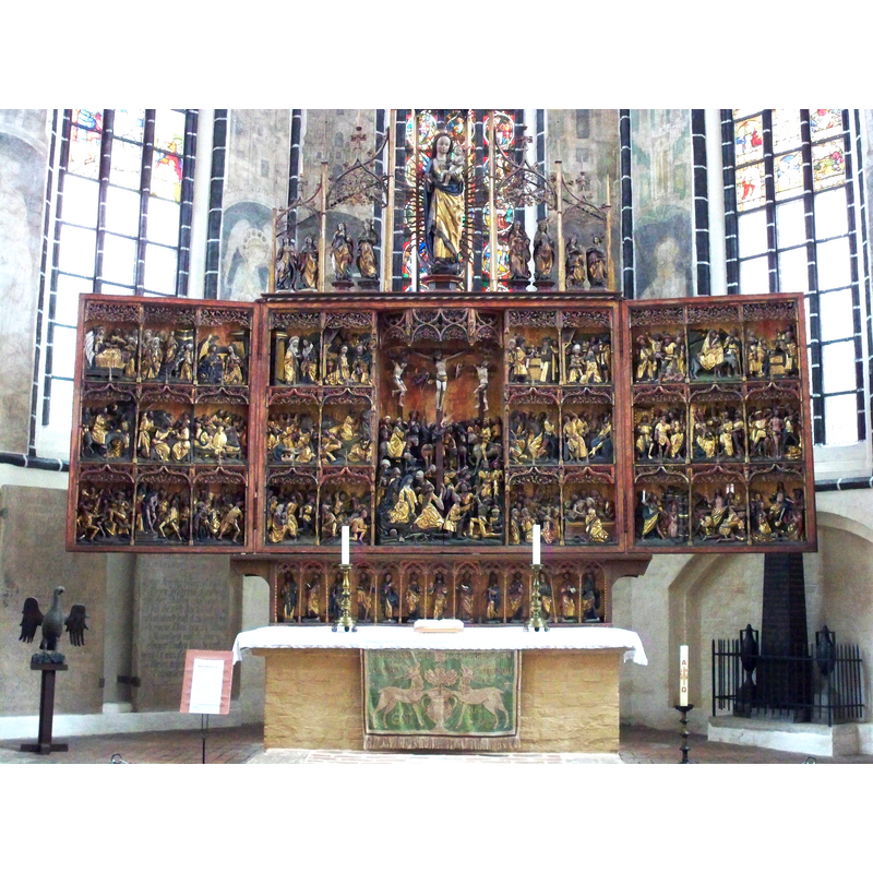 Source caption: "Marienkirche in Salzwedel, Hochaltar"