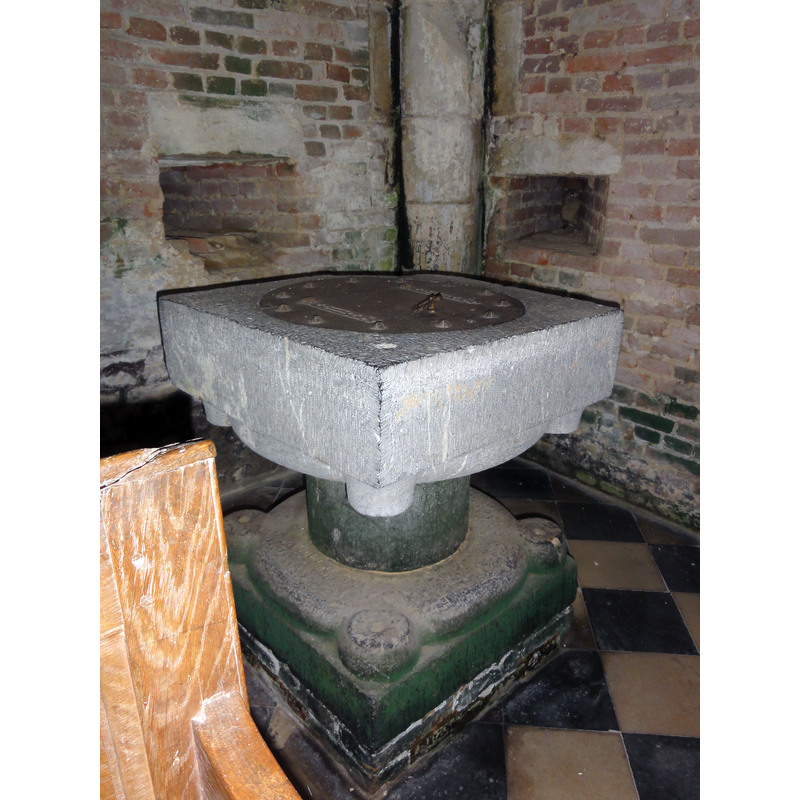 Source caption: "Burelles (Aisne) église fonts baptismaux"
