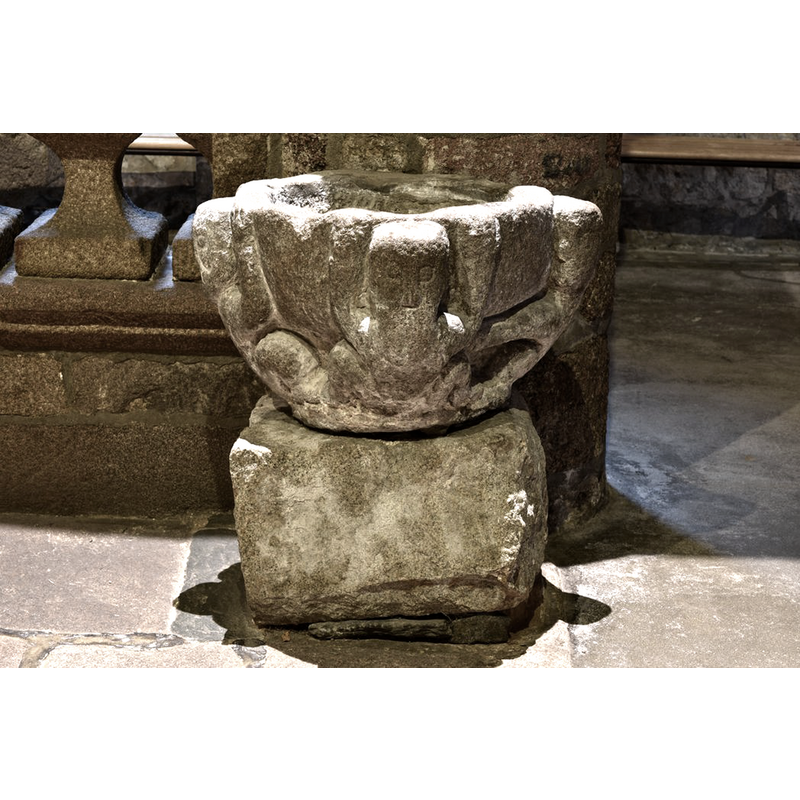 Source caption: "Nef, 1er pilier gauche. Bénitier, vue générale. Taille de pierre. Granite. 12e siècle"