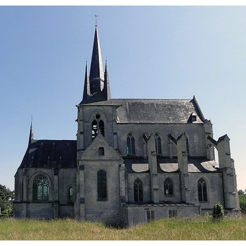 Source caption: "Flanc nord de l'église Saint-Julien de Royaucourt-et-Chailvet"