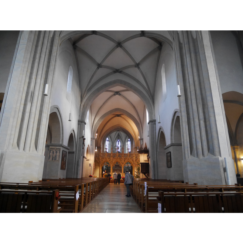 Source caption: "nterior of Breisacher Münster Schiff"