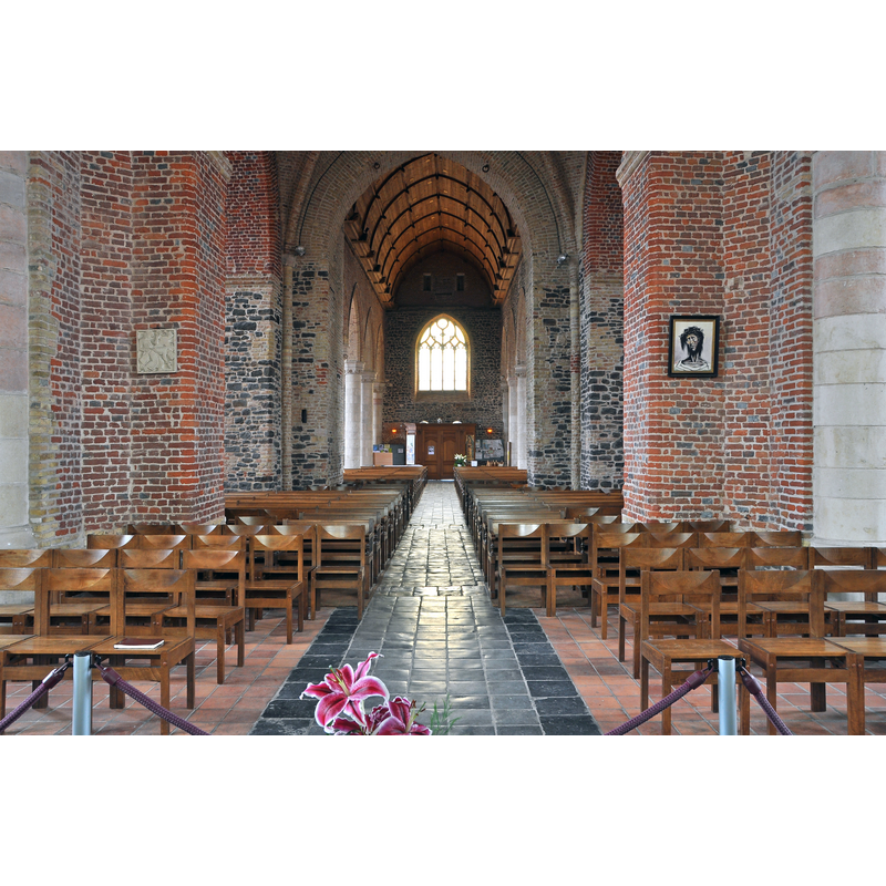 Source caption: "Esquelbecq (département du Nord, Frankrijk): Sint-Folquinuskerk - binnenzijde / Esquelbecq (département du Nord, France) : église Saint-Folquin - intérieur]